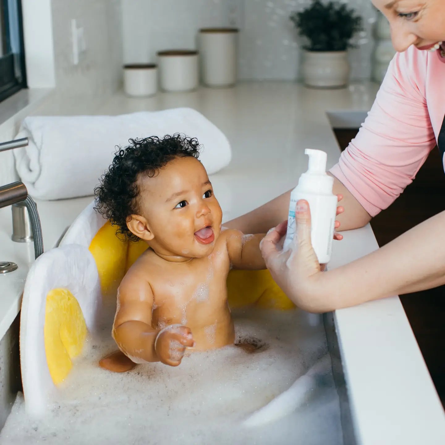 All-Natural Vanilla Foaming Shampoo & Body Whip