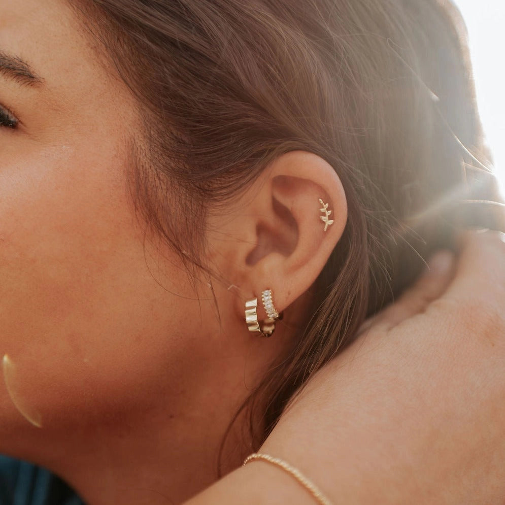 Wavy Tate Hoops