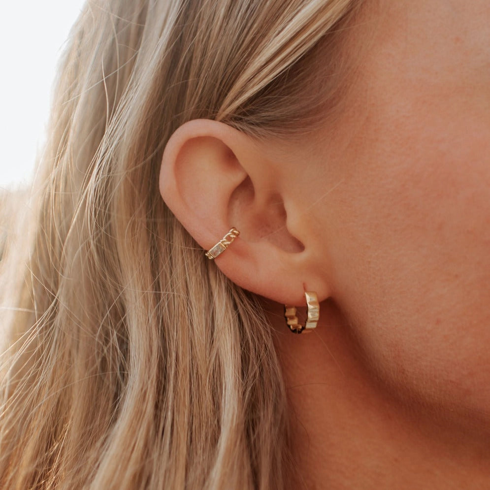 Wavy Tate Hoops