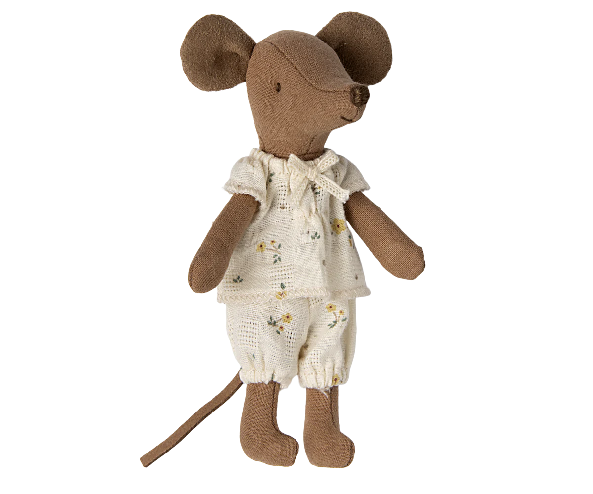 Big Sister Mouse in Matchbox w Magnetic Hands