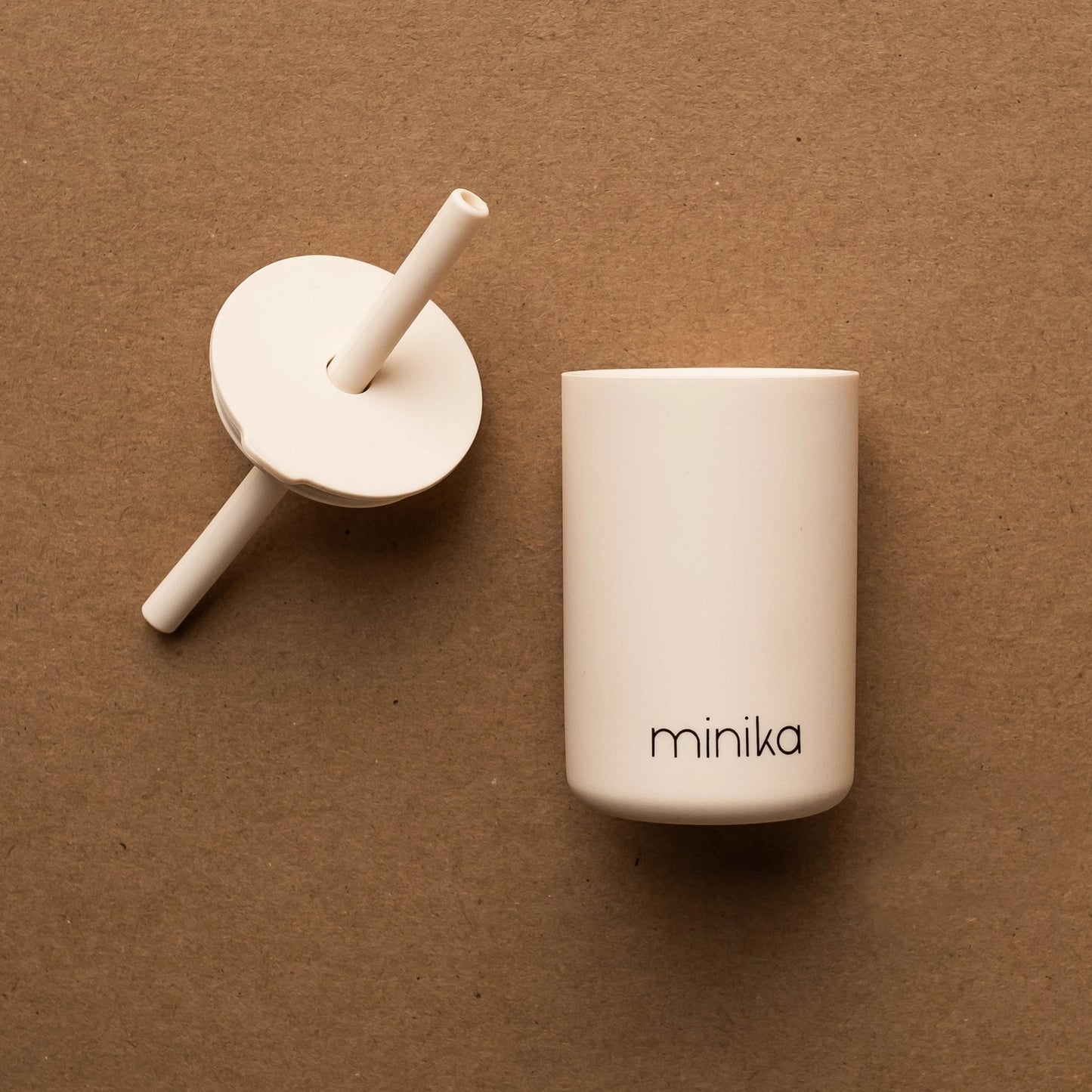 Straw Cup With Lid (Almond)