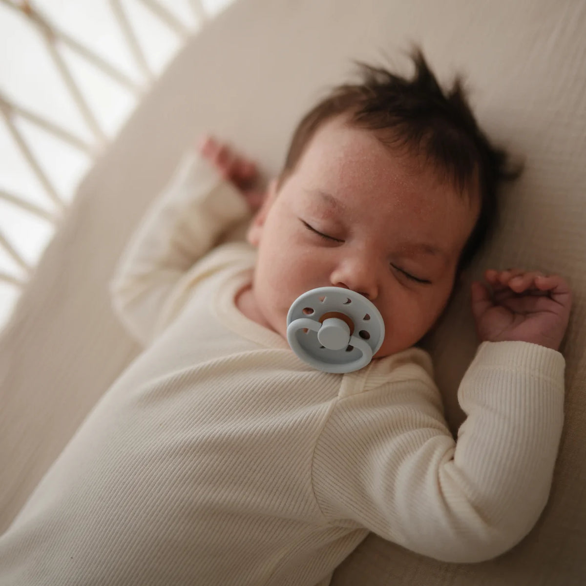 FRIGG Moon Natural Rubber Pacifier 2-Pack - Powder Blue/Slate