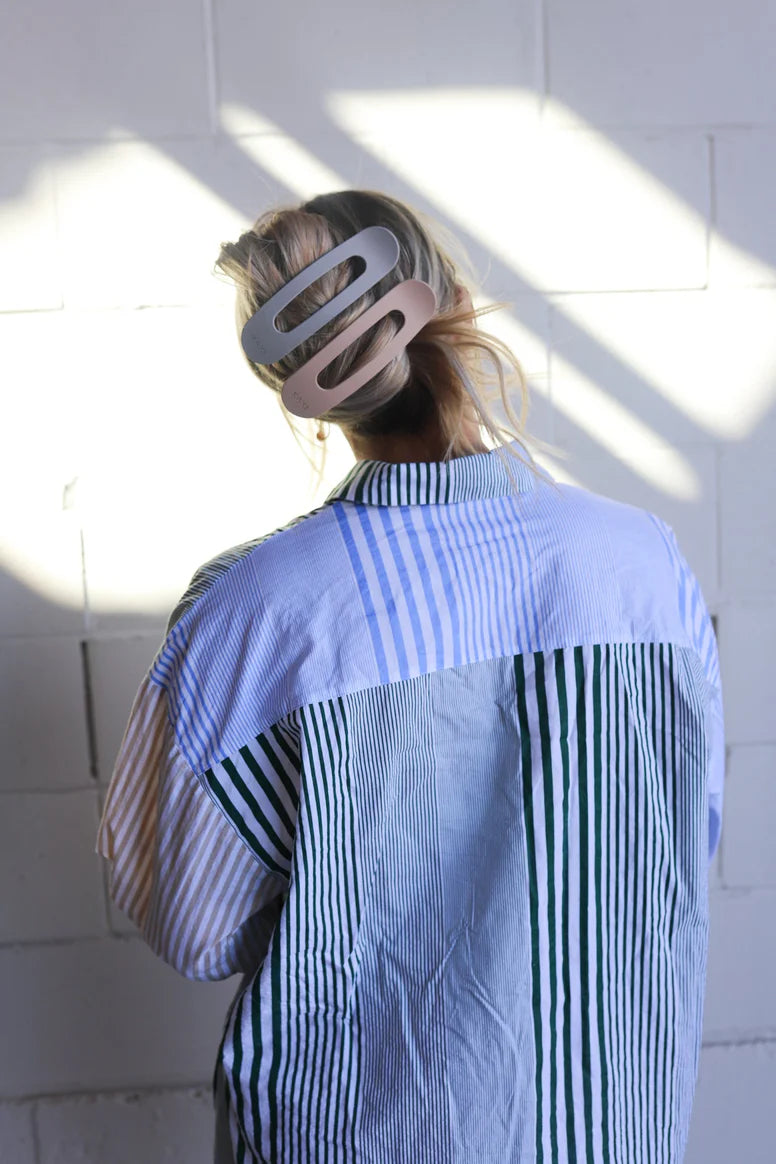 OVERSIZED LAY DOWN CLAWS | BLACK