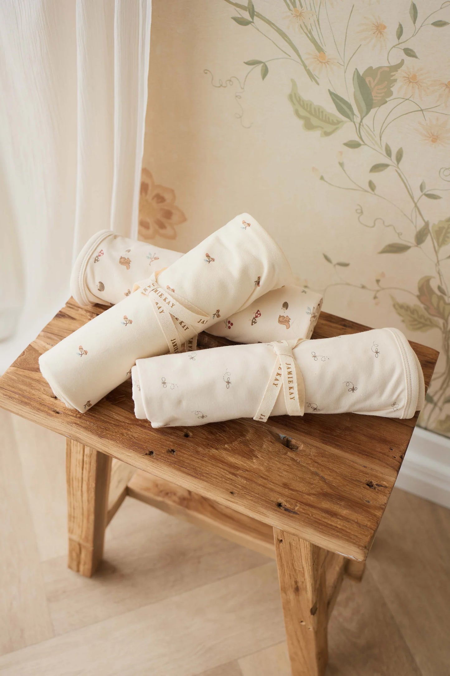 Organic Cotton Murphy Wrap - Bumblebees