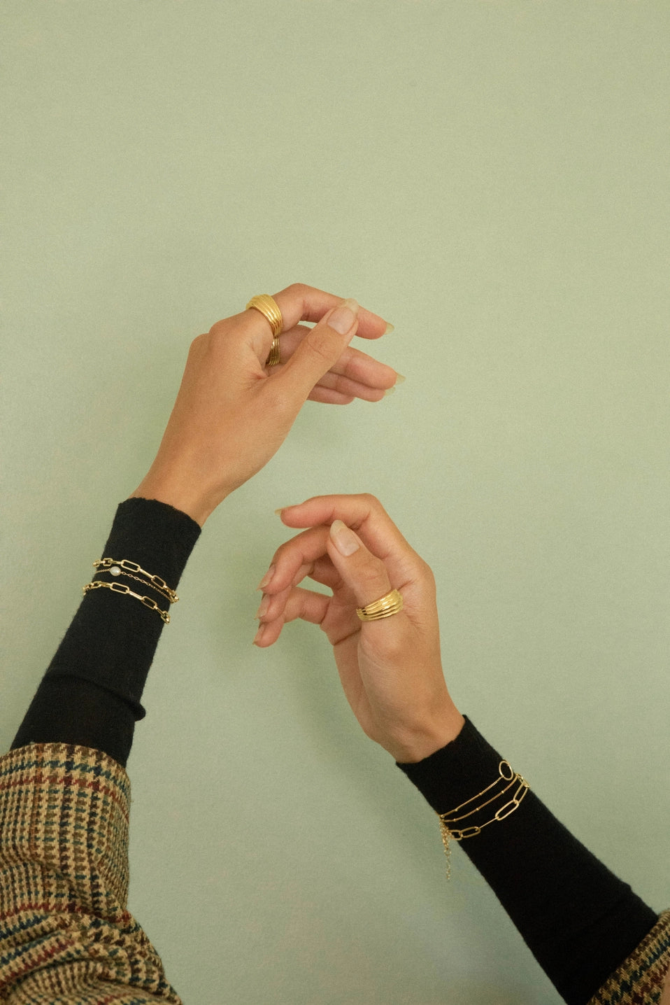 Gold Lily Link Chain Bracelet