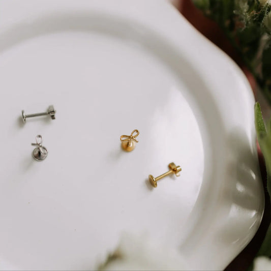 Bow Flat Back Studs (Gold)