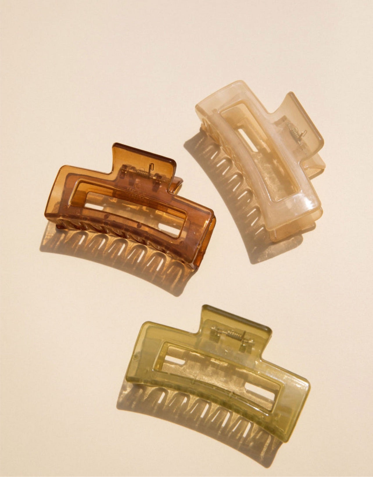Juni Desert Hair Claw (assorted colors)