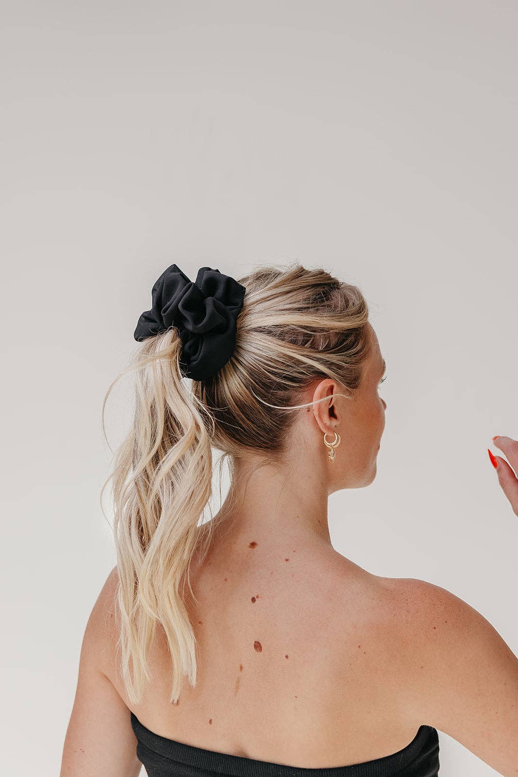 OVERSIZED CHIFFON SCRUNCHIE