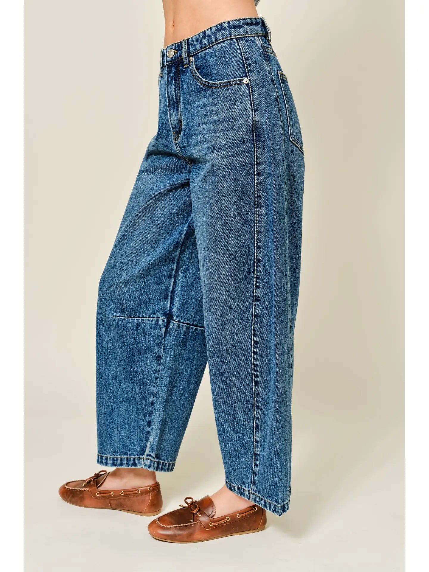Mid-Rise Relaxed Fit Barrel Jeans