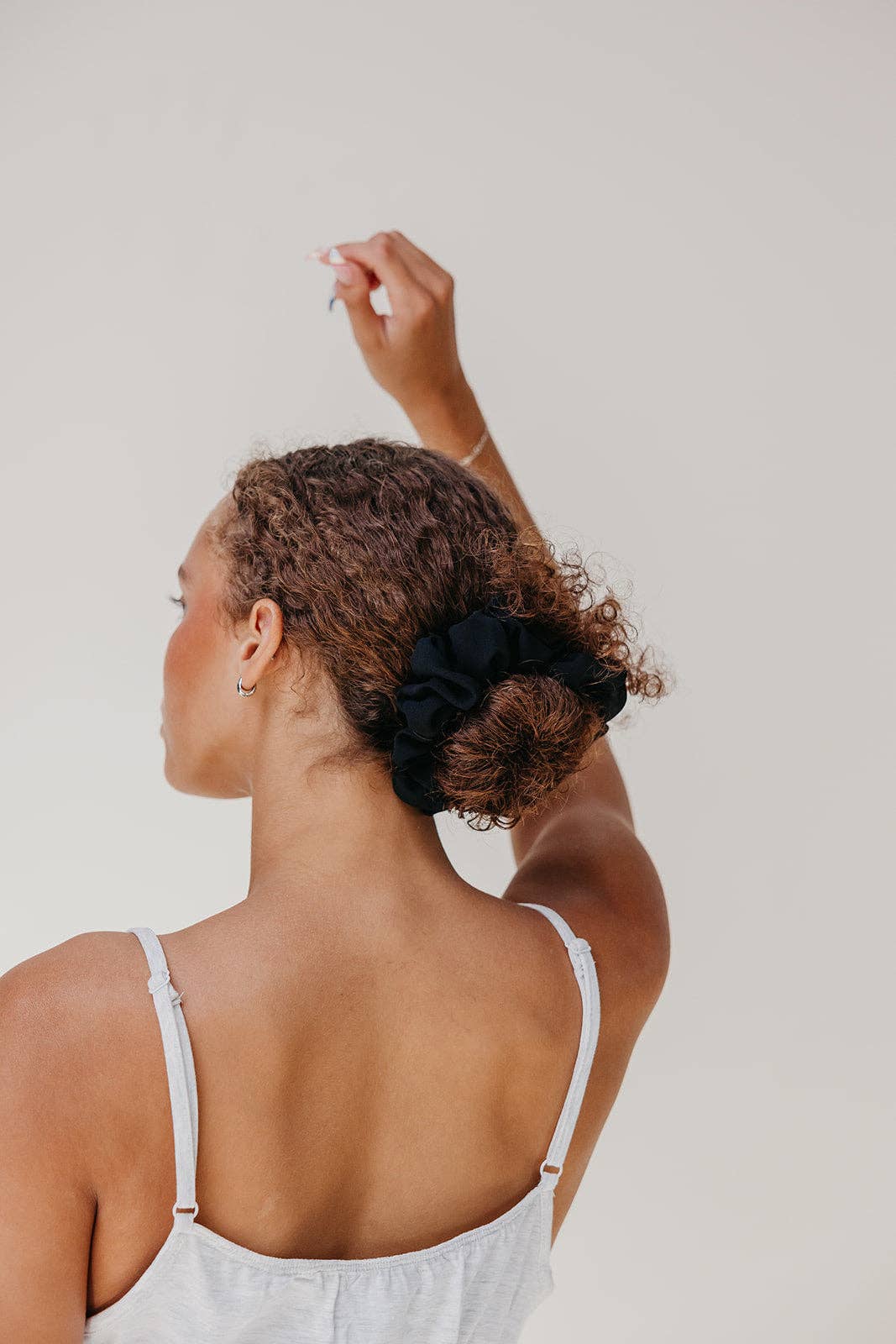 OVERSIZED CHIFFON SCRUNCHIE