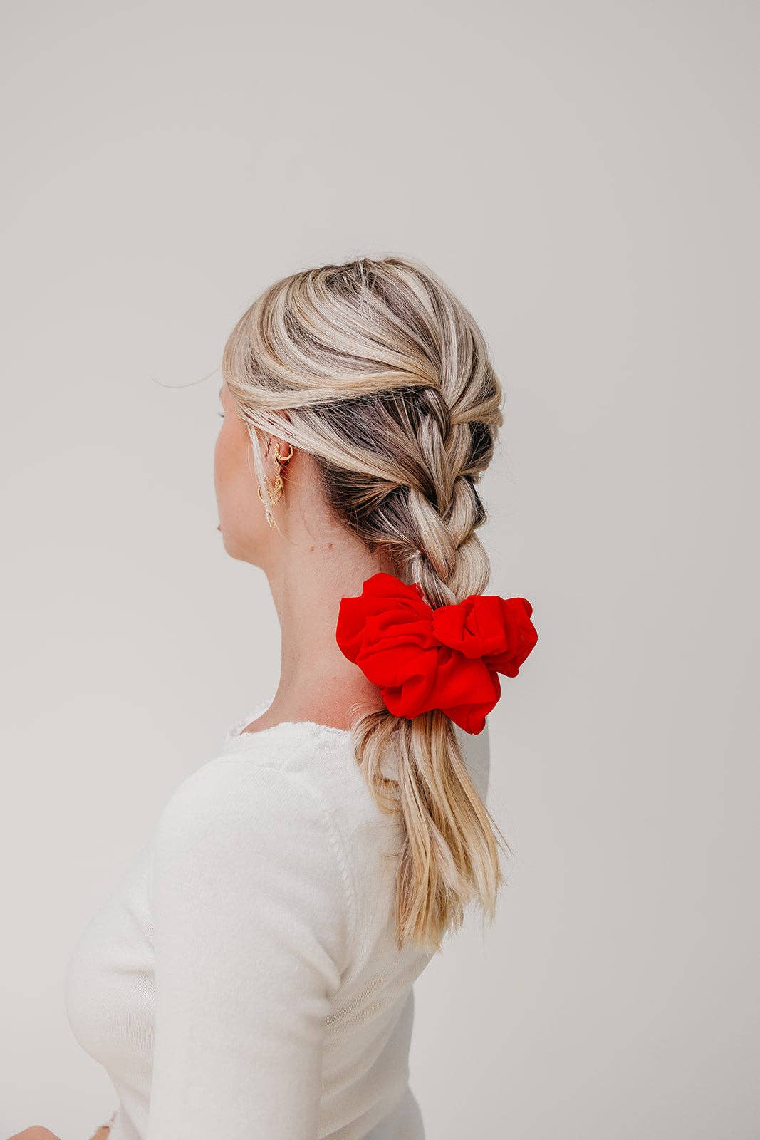 OVERSIZED CHIFFON SCRUNCHIE