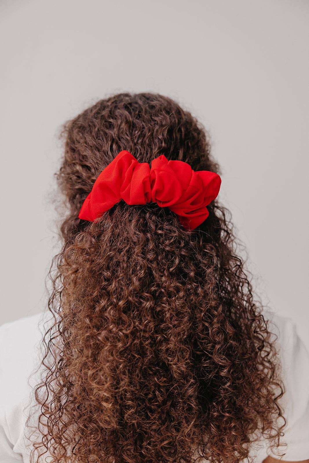 OVERSIZED CHIFFON SCRUNCHIE