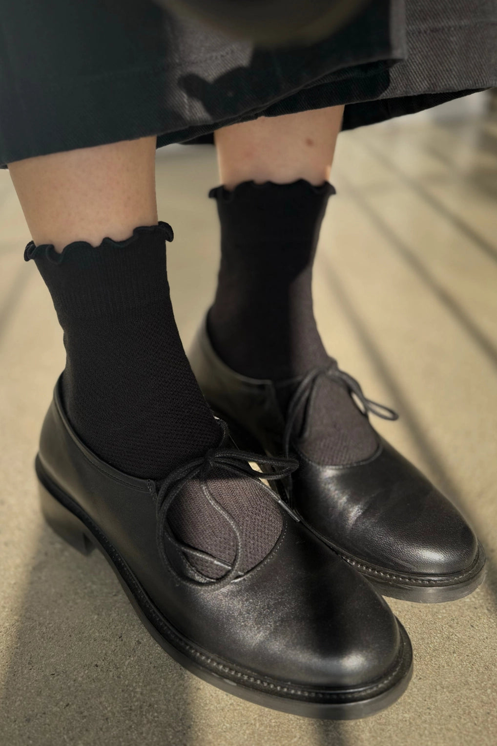 Black Ruffled Hugger Crew Socks