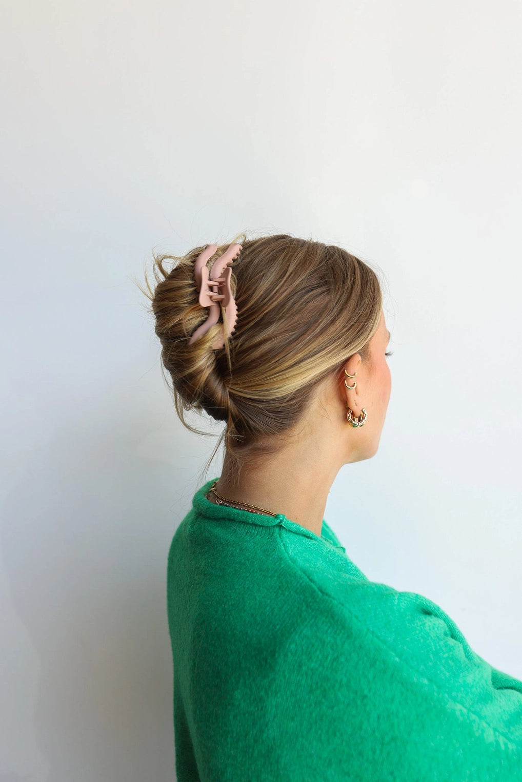 KAXI Wavy Midi Hold Everything Claw (Multiple Colors)