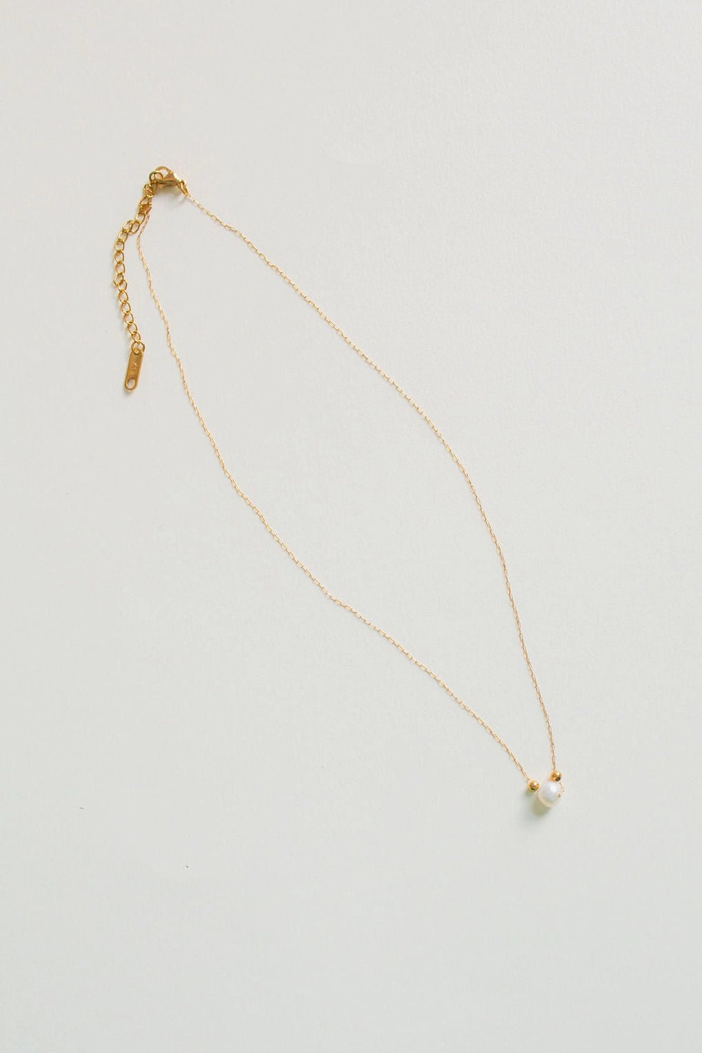 Simple Pearl Pendant Necklace