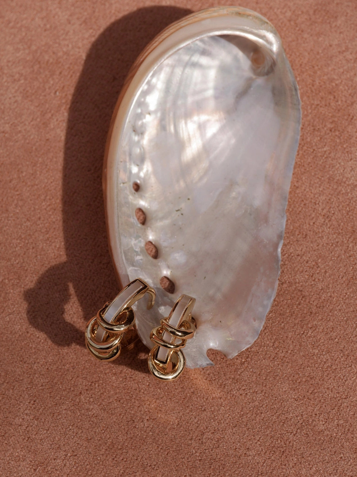 Levi Huggies - Mother of Pearl