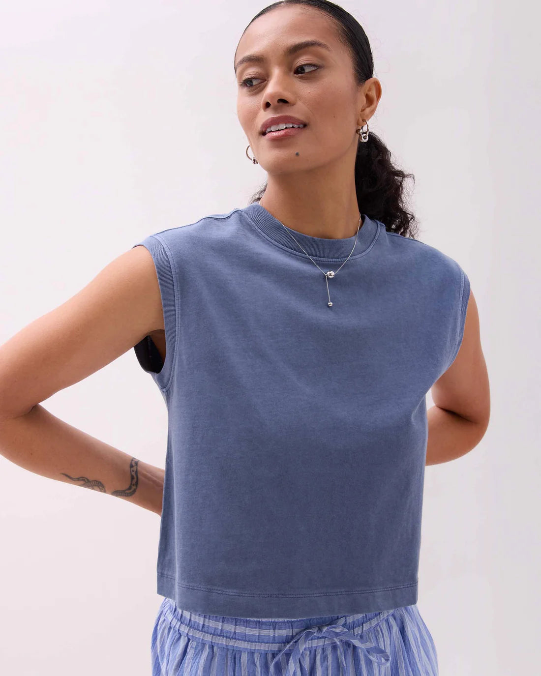 The Relaxed Muscle Tee - Vintage Indigo