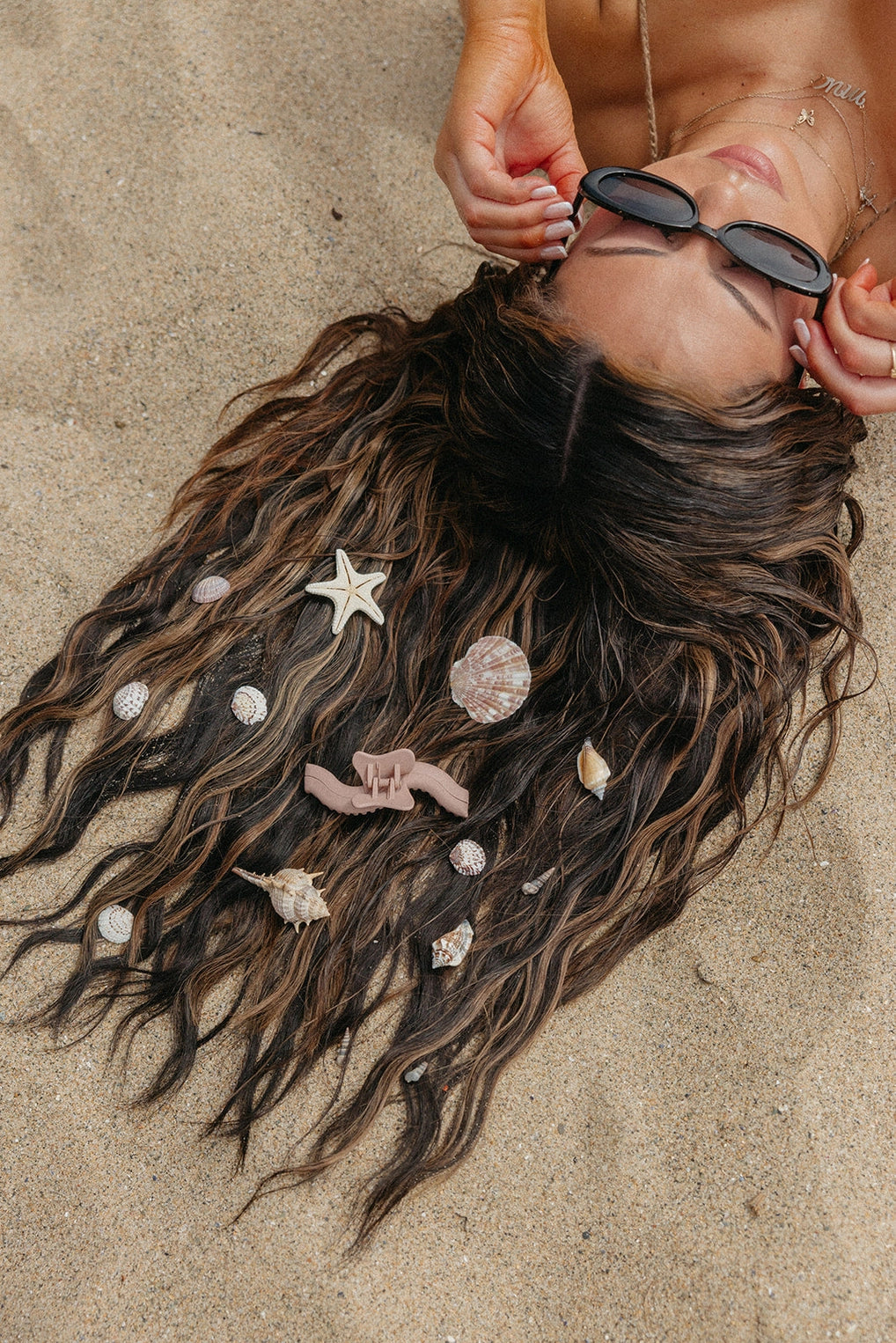 KAXI Wavy Midi Hold Everything Claw (Multiple Colors)