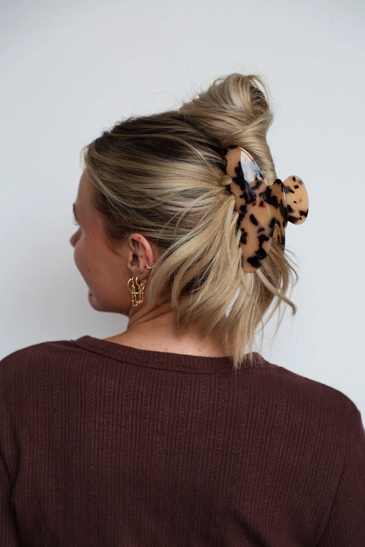 Oversized Acetate Claw (Tortoise)