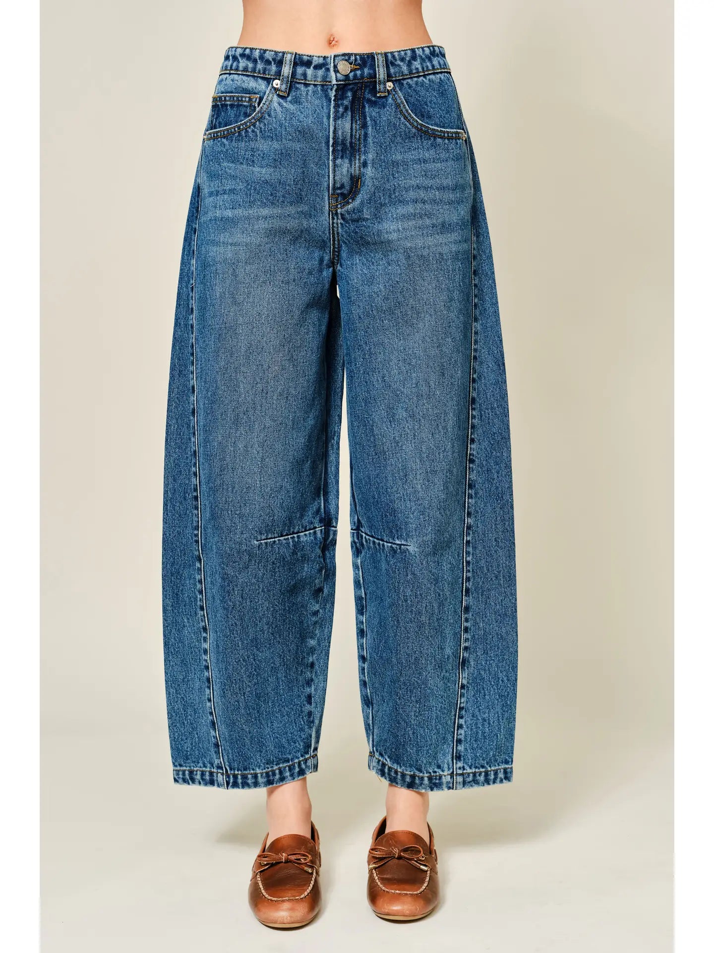 Mid-Rise Relaxed Fit Barrel Jeans