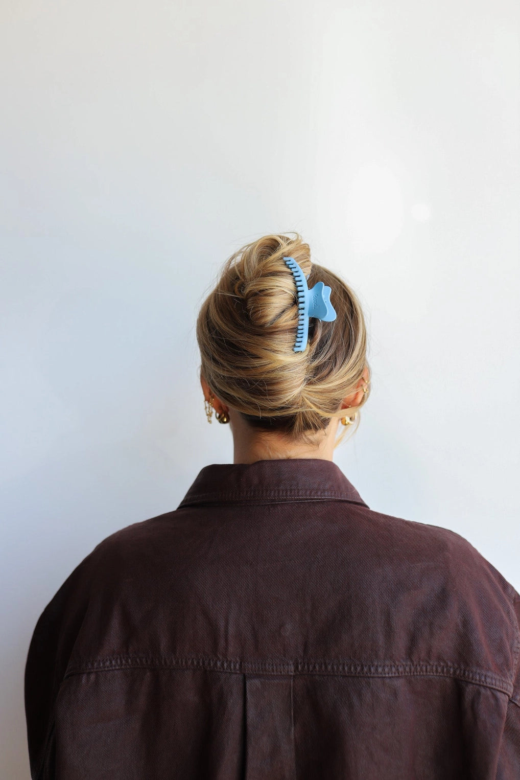 KAXI Wavy Midi Hold Everything Claw (Multiple Colors)