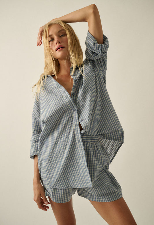 Plaid Textured Seersucker Oversize Button-Up Pocket Shirt (Chambray)