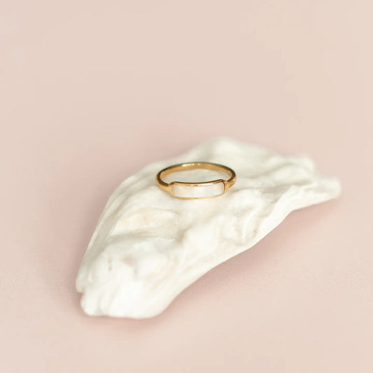 Lane Shell Band Gold Ring