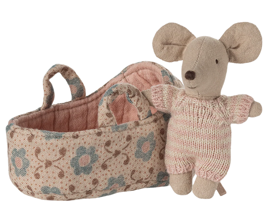 Baby Mouse in Carry Cot (Rose)
