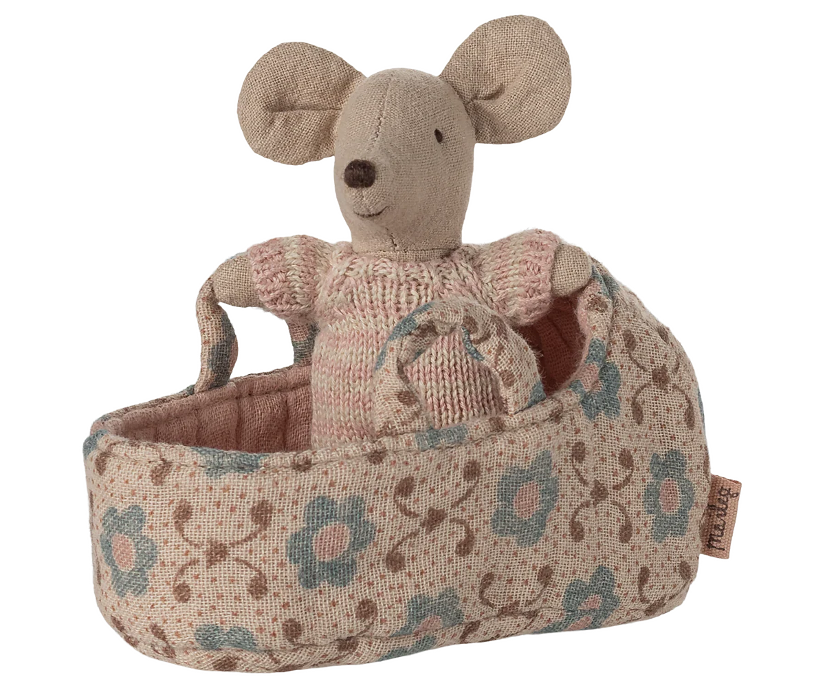 Baby Mouse in Carry Cot (Rose)