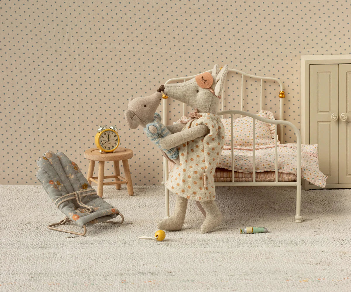 Nightgown, Mum Mouse