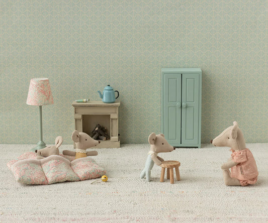 Triplets, Baby mice in matchbox