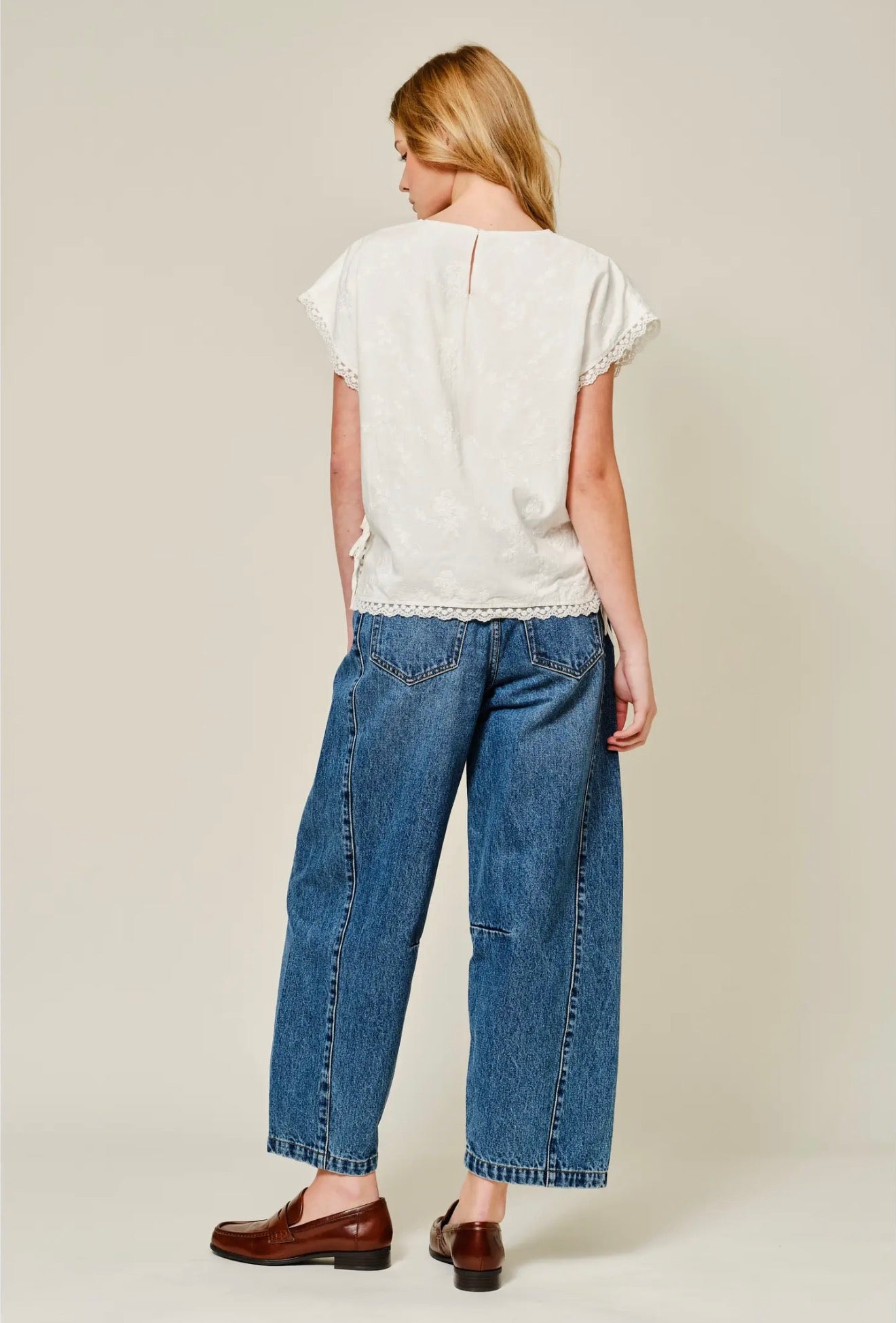 Mid-Rise Relaxed Fit Barrel Jeans