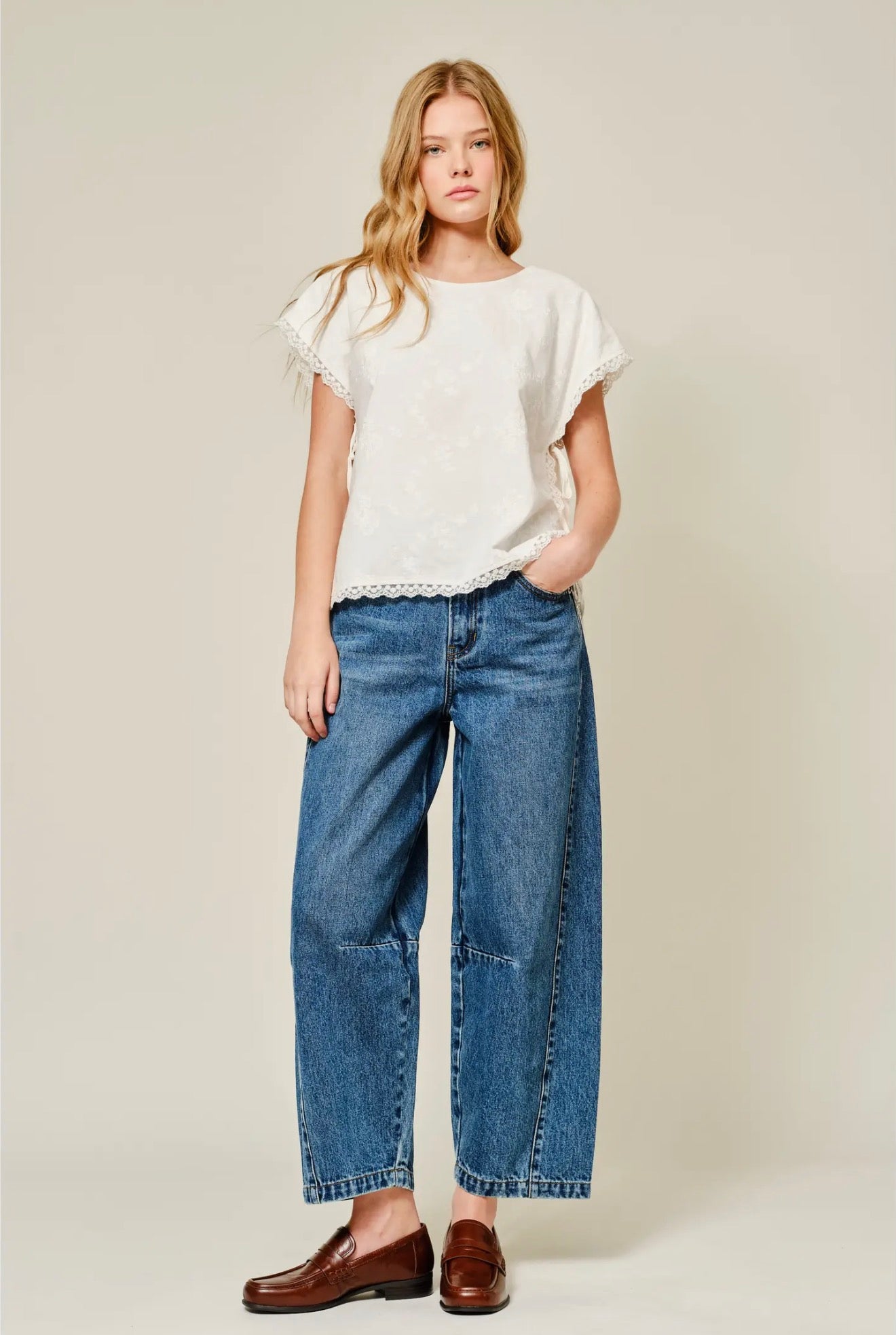 Mid-Rise Relaxed Fit Barrel Jeans