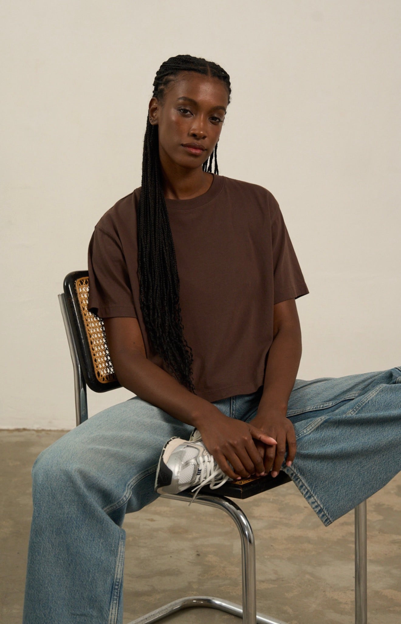 The Relaxed Crop Tee - Coffee Bean