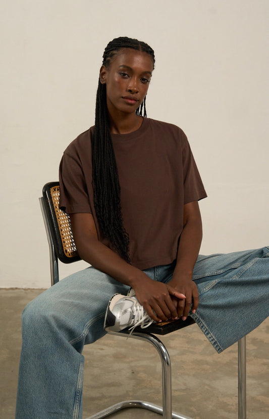 The Relaxed Crop Tee - Coffee Bean
