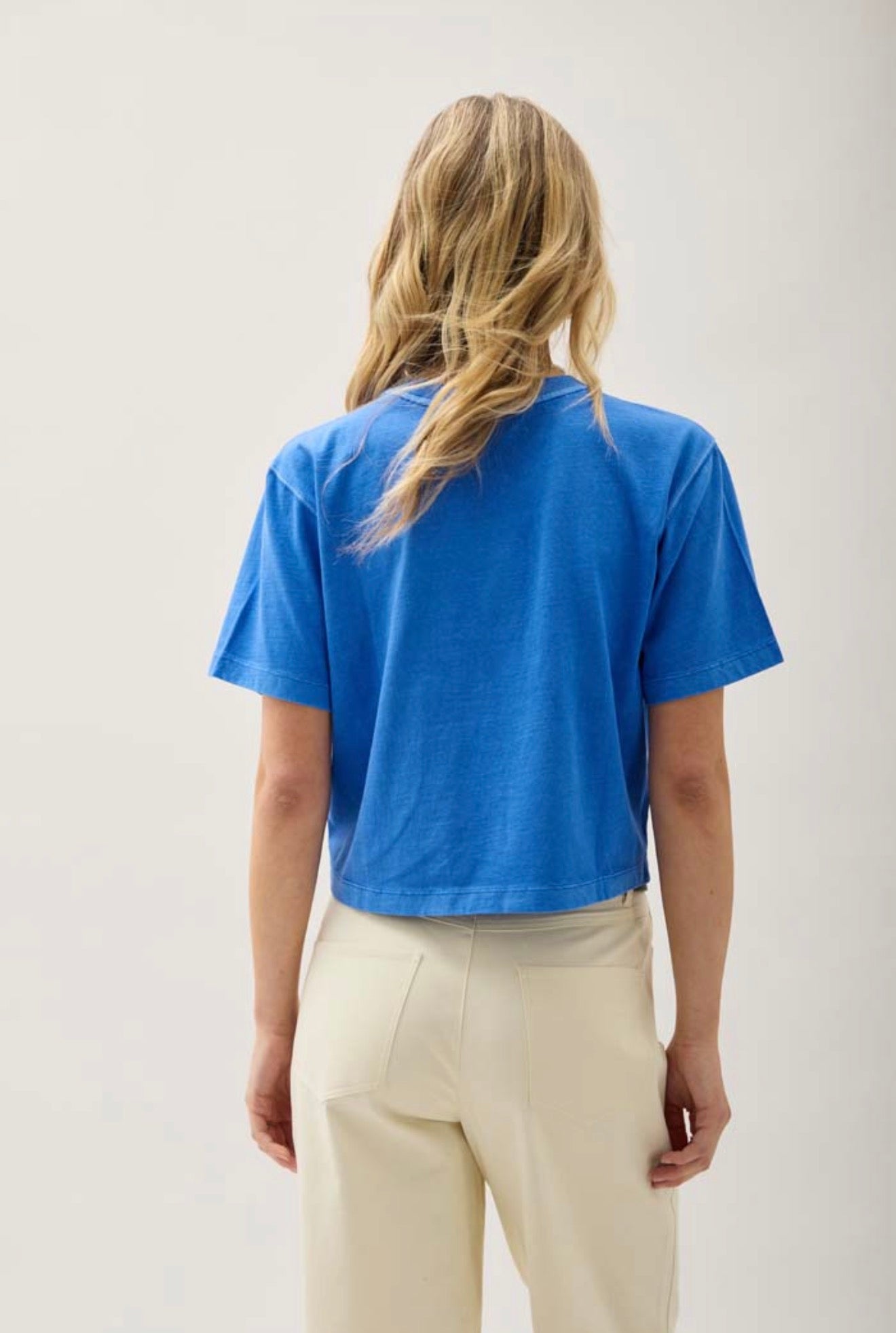 The Relaxed Crop Tee (Pop Blue)