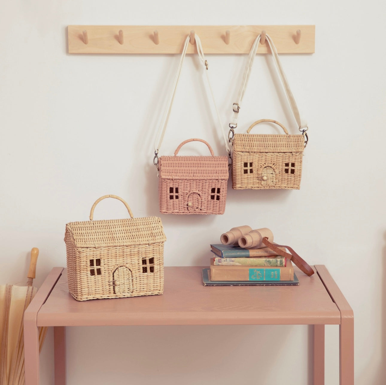 Rattan House Clutch