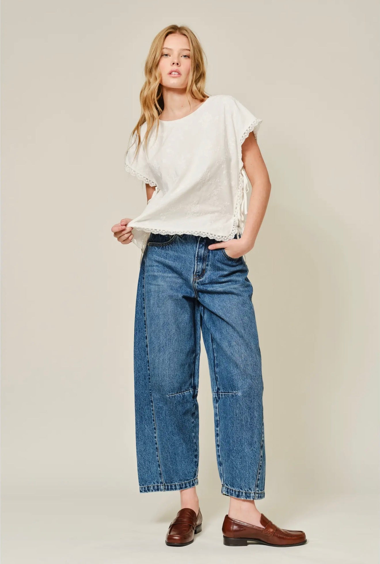 Mid-Rise Relaxed Fit Barrel Jeans