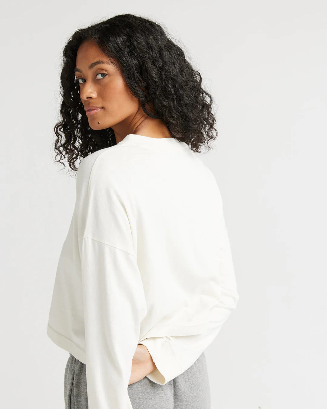 Women's Relaxed Crop Long Sleeve Tee (Bone)