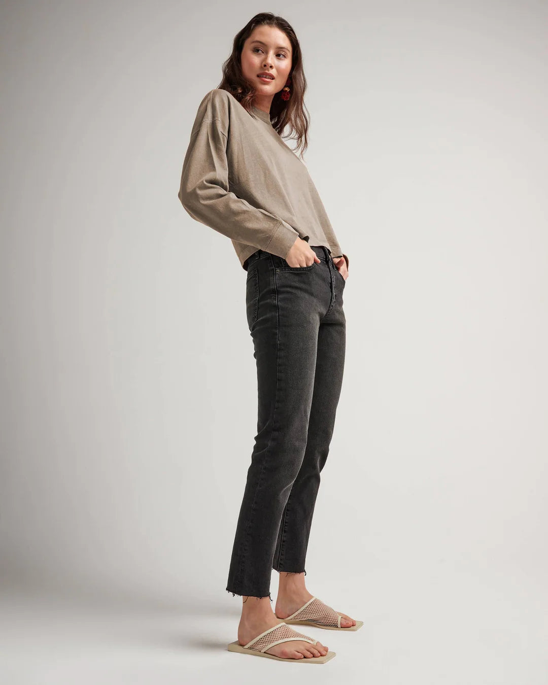 Women's Relaxed Crop Long Sleeve Tee (Warm Grey)