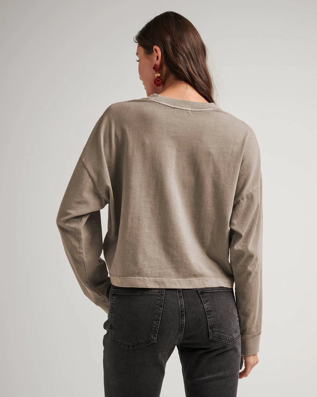 Women's Relaxed Crop Long Sleeve Tee (Warm Grey)