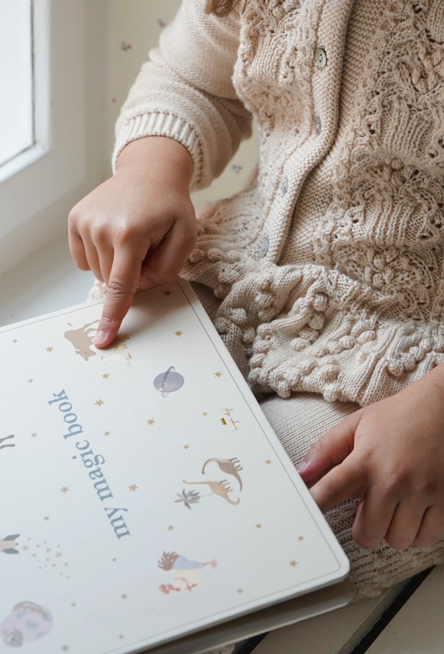 MAGIC WATER BOOK FSC - SLEET