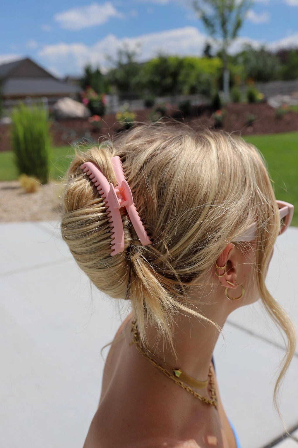 Matte Midi Hold Everything Claw (Light Pink)