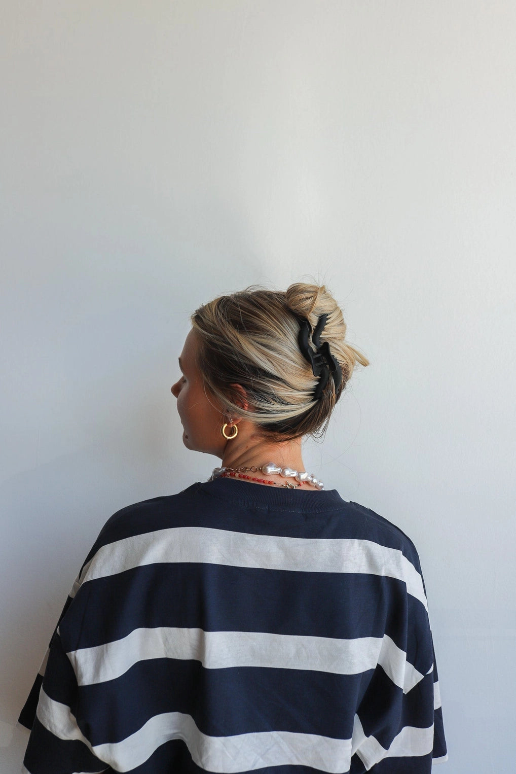 KAXI Wavy Midi Hold Everything Claw (Multiple Colors)