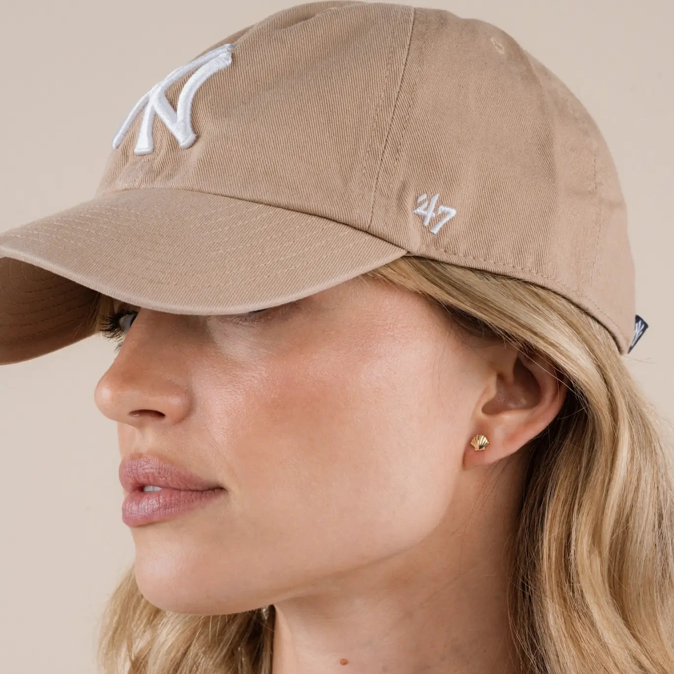 Seashell - Gold Earrings