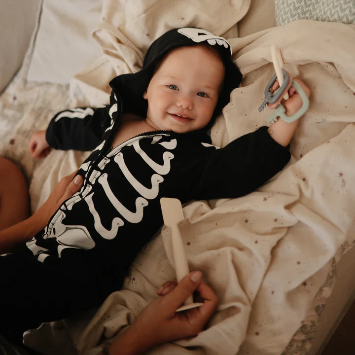 Organic Cotton Muslin Swaddle Blanket (Falling Stars)