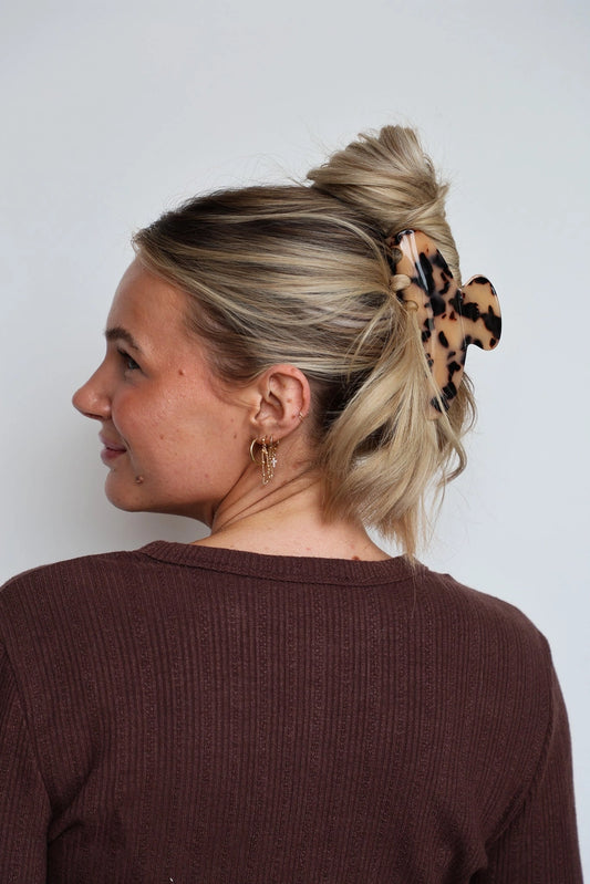 Oversized Acetate Claw (Tortoise)