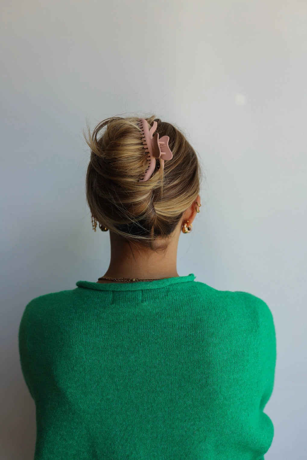 KAXI Wavy Midi Hold Everything Claw (Multiple Colors)