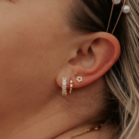 Flower Flat Back Studs (Gold)