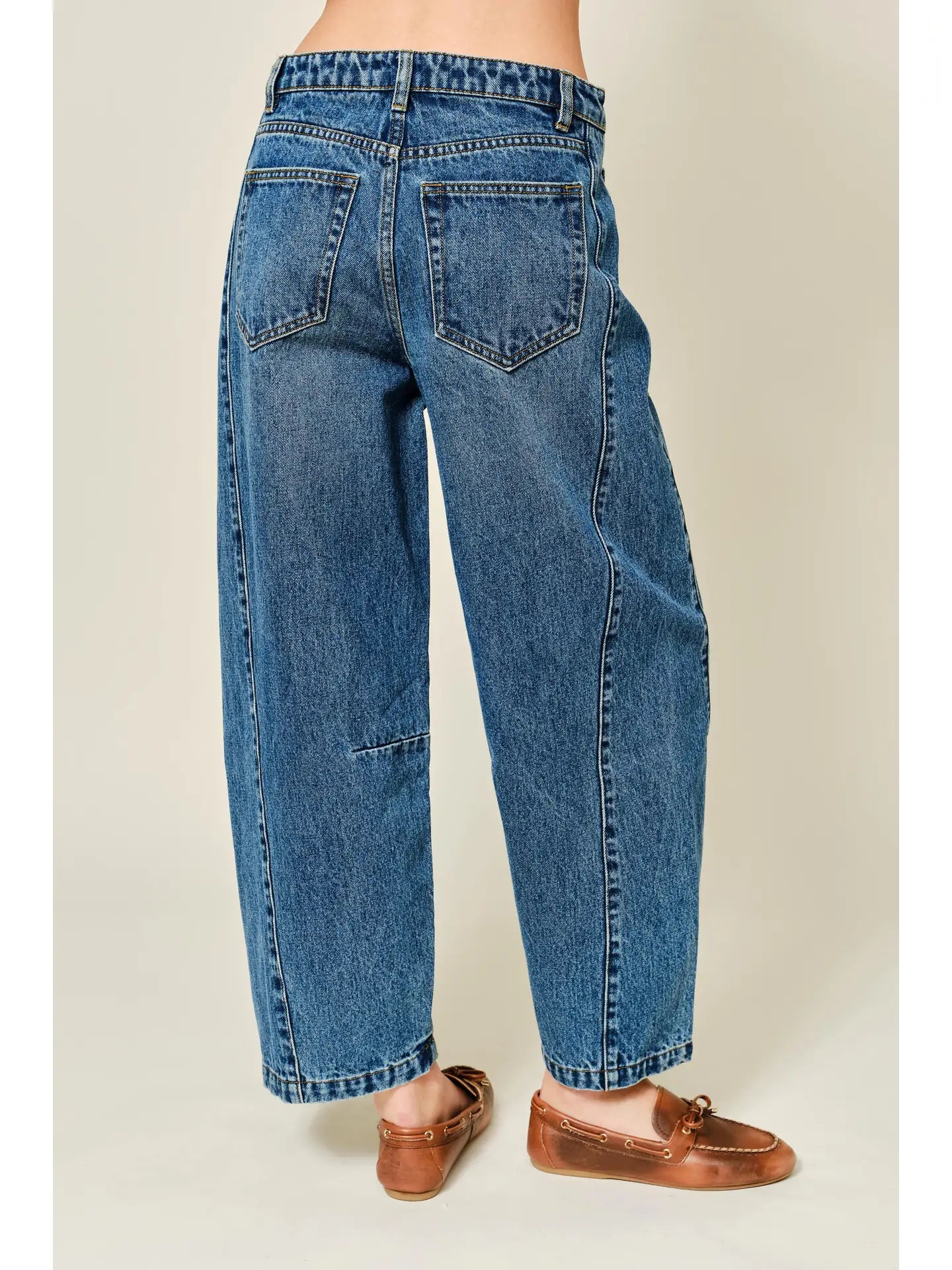 Mid-Rise Relaxed Fit Barrel Jeans